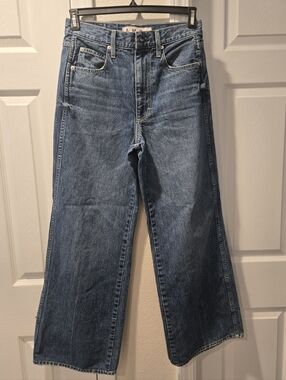 AMO Wide-Leg Women's Jeans in Medium Blue Wash